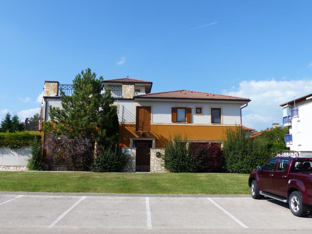 Toscana Lakeside Apartments I - II Family Friend Siofok Exterior photo